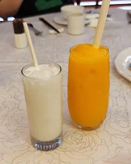 海南老椰汁 $38 芒果沙冰 $48