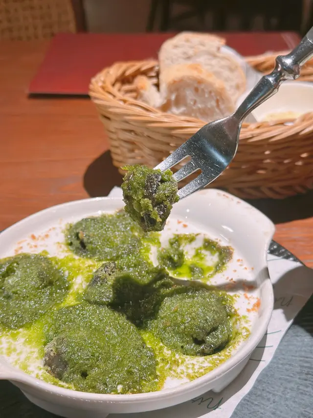 法式蒜蓉牛油焗蝸牛