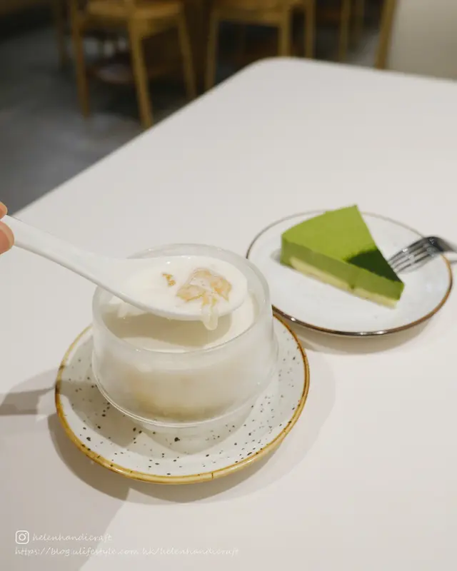 椰奶銀耳燉桃膠