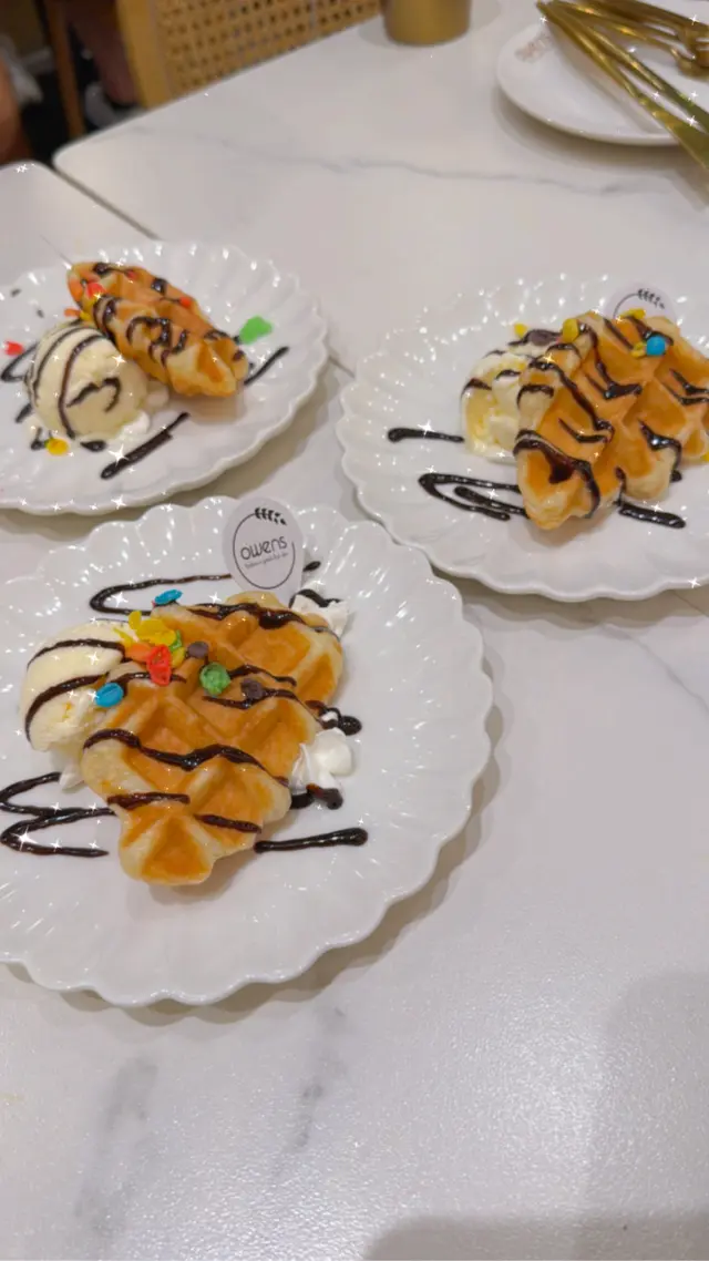 牛油窩夫配雪糕