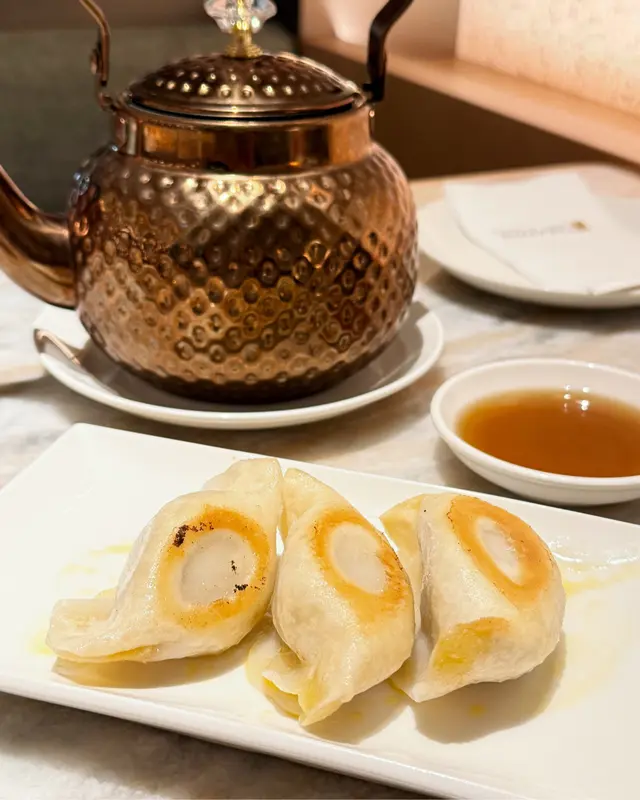 皮脆肉嫩 一咬開濃濃蟹粉汁隨即流出 超滋味的