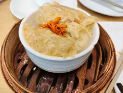 虫草花浓汤鲜竹卷