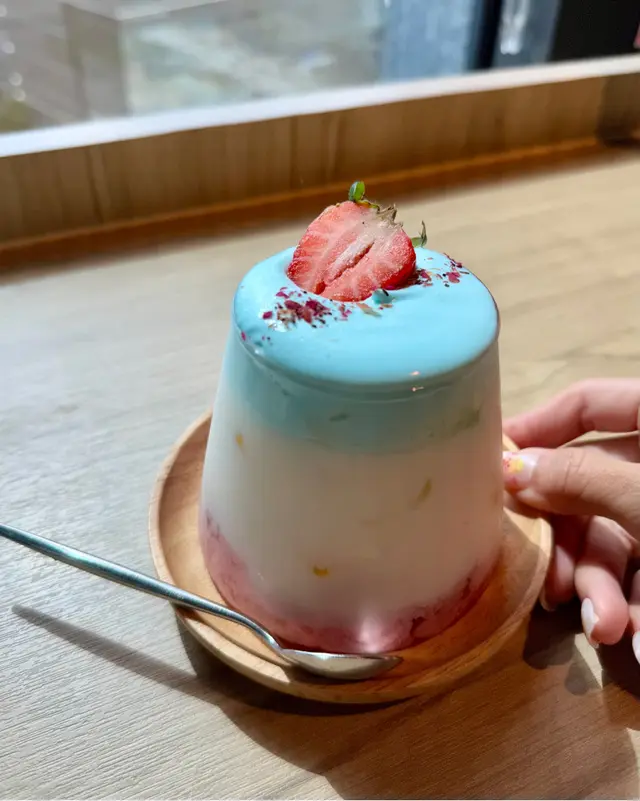 士多啤梨 • 藍柑維也納雪山 