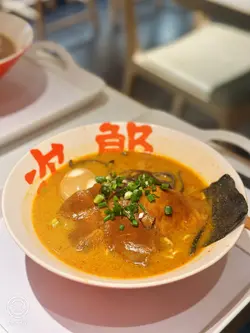 慢煮雞肉火山地獄激辛湯拉麵