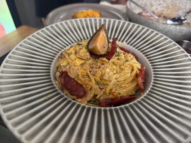 臘腸真係煎得好香脆
卡邦尼汁好掛汁
意粉唔會做得太腍，完全係啱啱好