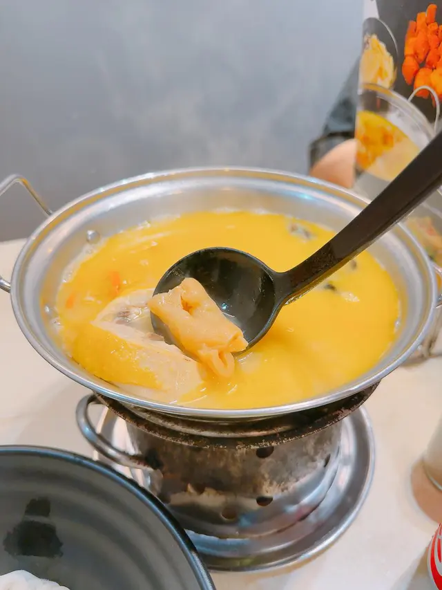 招牌花膠雞濃湯米線