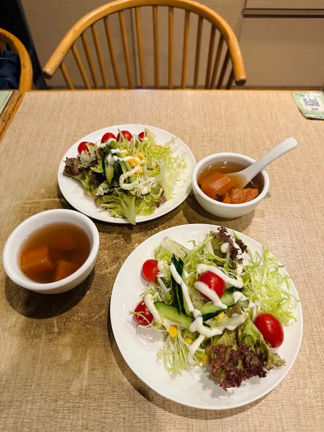 有機蔬菜自助吧沙律👍養生素湯有益又清甜😋
