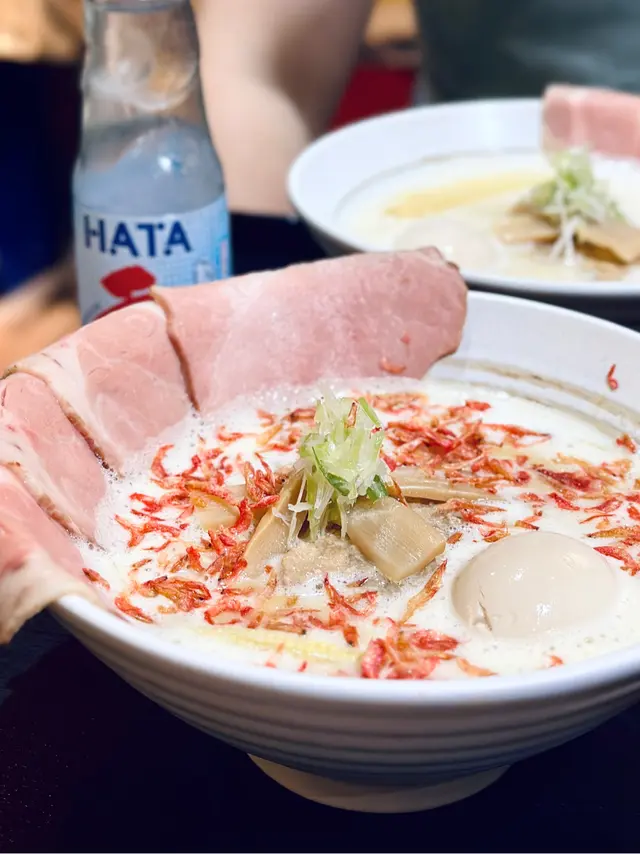 櫻花蝦濃厚鮮雞白湯拉麵