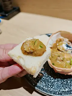 蟹膏多士