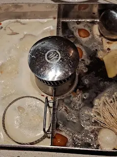 胡椒豬肚雞湯及菌湯火鍋