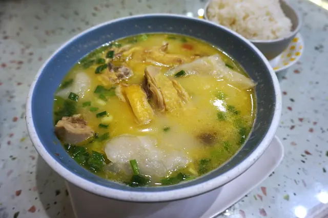 花膠三黃雞魚湯泡飯