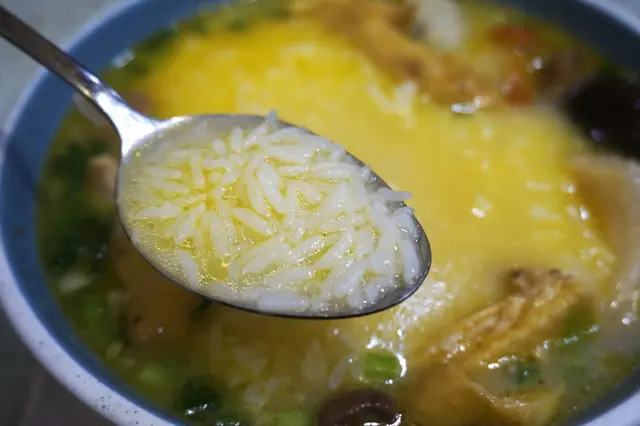 花膠三黃雞魚湯泡飯