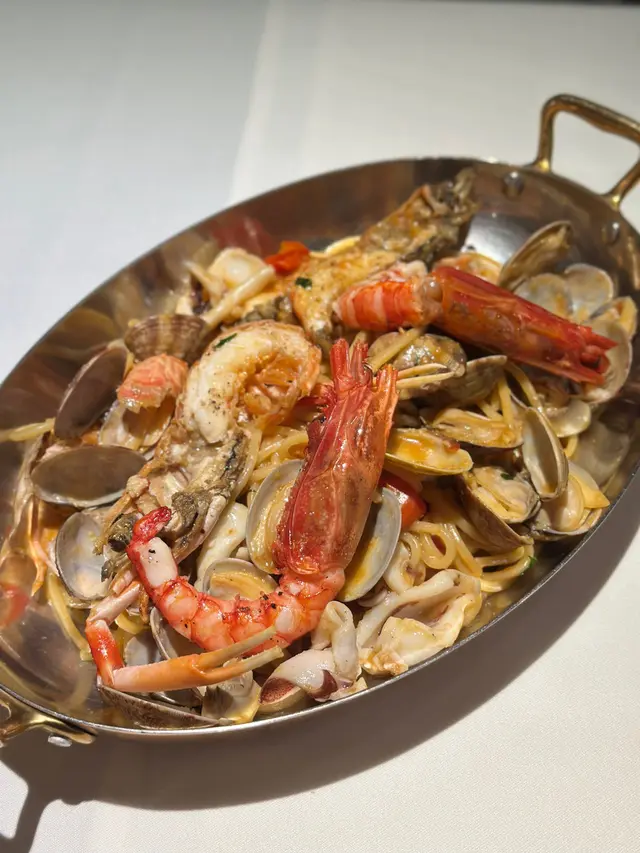 SPAGHETTI CHITARRA AL FRUTTI DI MARE