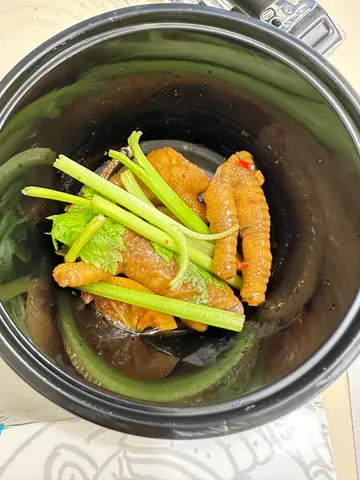 酸辣雞腳