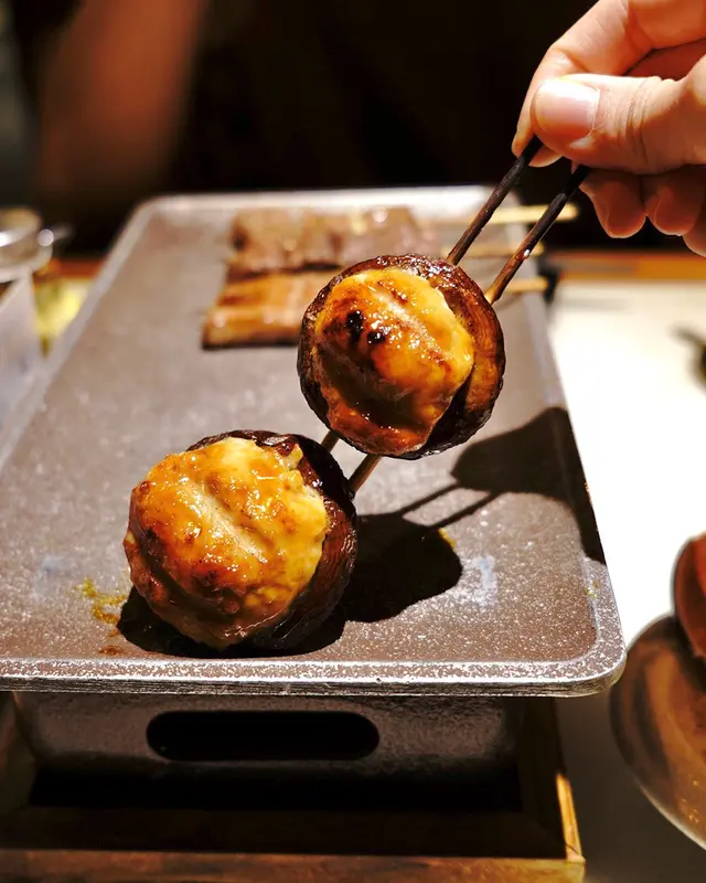 汁燒免治雞肉軟骨釀冬菇