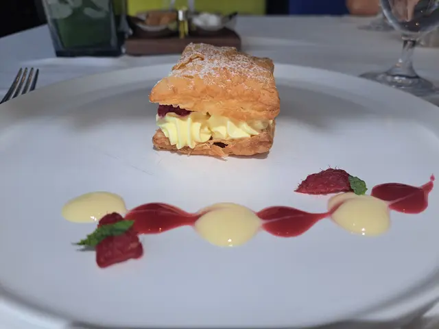 普利亞夾心酥,雲尼拿吉士、糖霜