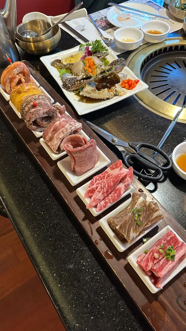 四色五花肉＋牛肉拼盤