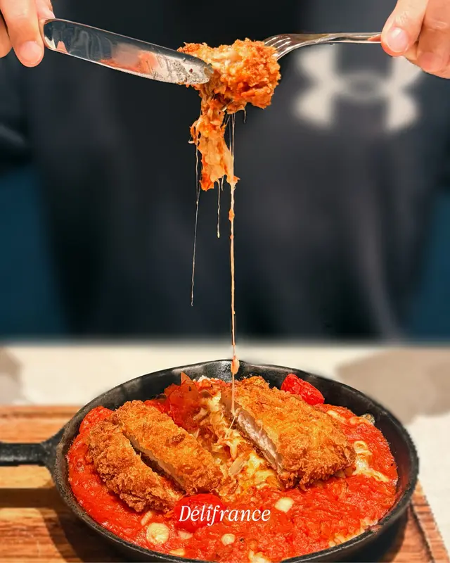 吉列豬扒芝士拿坡里汁焗飯