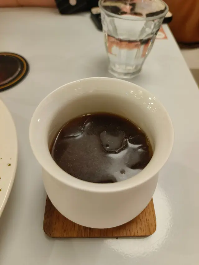 -少少果酸香味
-咖啡味極淡，感覺非常稀薄