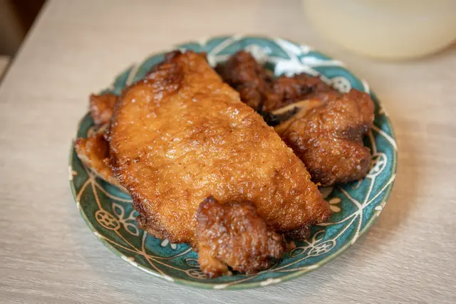 豬扒上海麵配雪菜肉絲