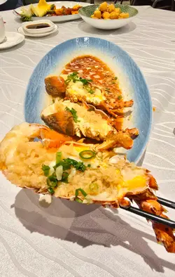 金银蒜开边蒸本湾龙虾