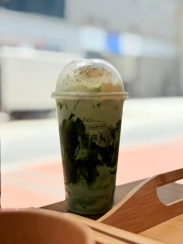 開心果味比較淡，走清爽路線，唔會太甜，但如果期待濃郁開心果味嘅可能會有少少失望，鐘意淡口飲品嘅朋友就無問題。