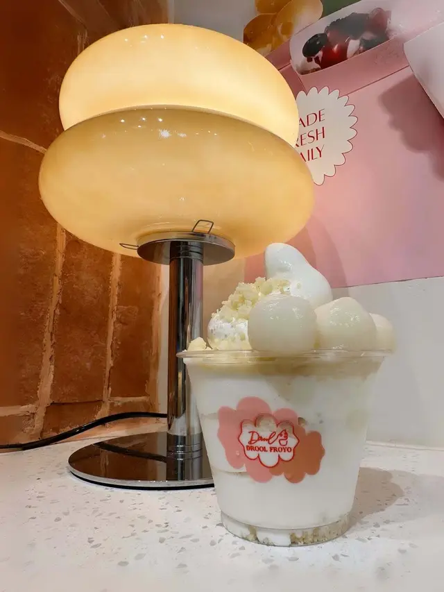 以一個鍾意酒感偏重，又鍾意食梅嘅人嚟講
呢個 Froyo 整體嘅味道就相對地偏淡 🍡