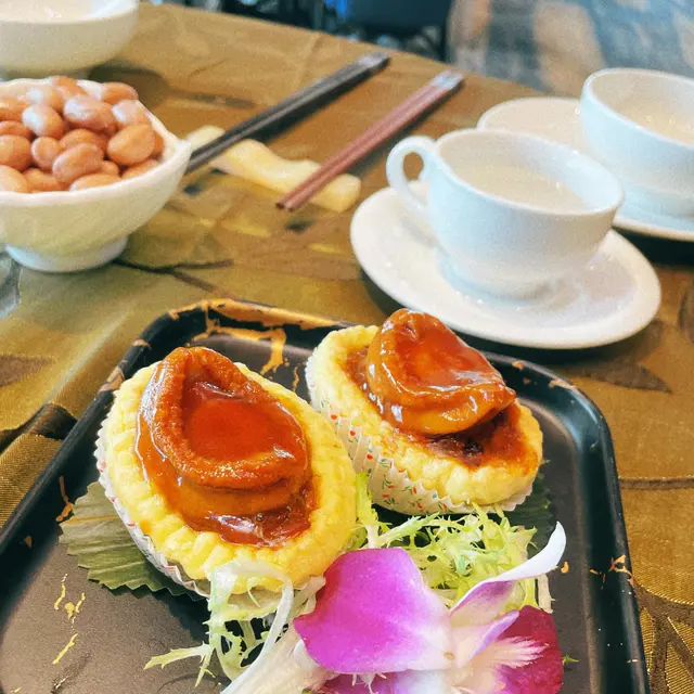 原隻鮑魚燒賣皇