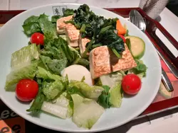 蒜蓉菠菜扒豆腐加溫泉蛋