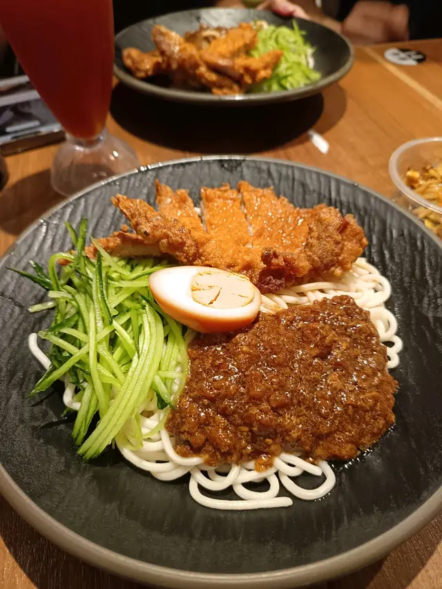 豬扒肉燥拌麵