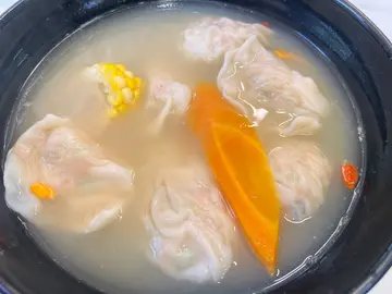 帆立贝虫草花鲜虾饺子