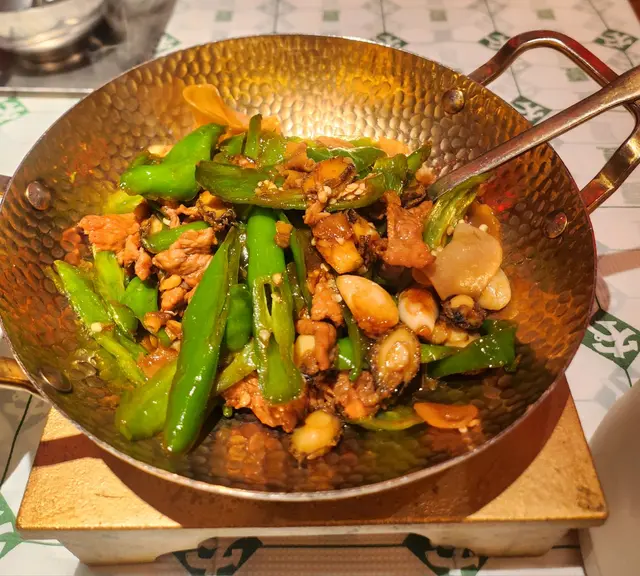 鮑魚辣椒炒肉