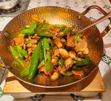 鮑魚辣椒炒肉
