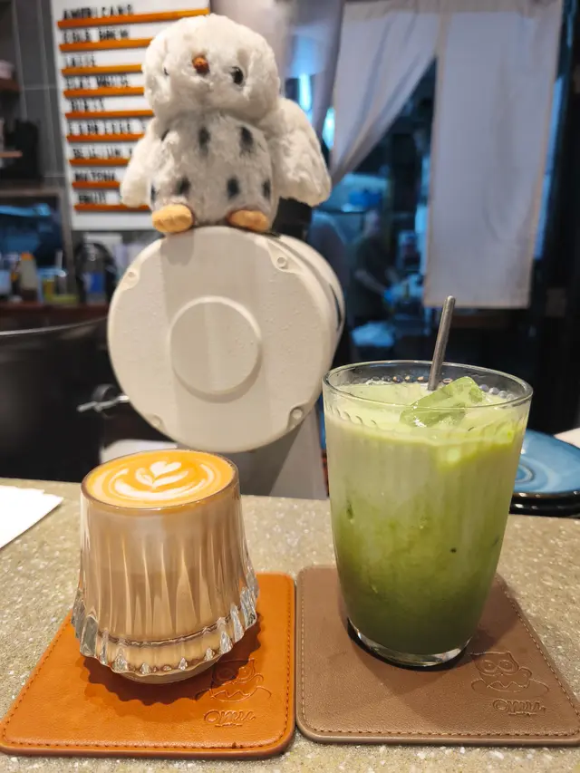 Flat White + Matcha Latte