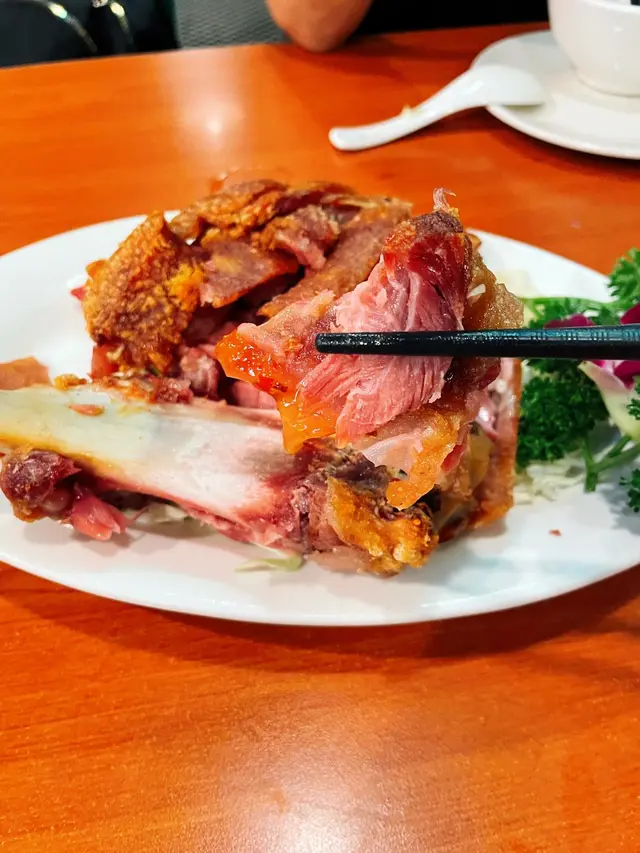 楚撚記原隻脆皮炸豬手