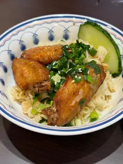 葱油鸡翼捞丁