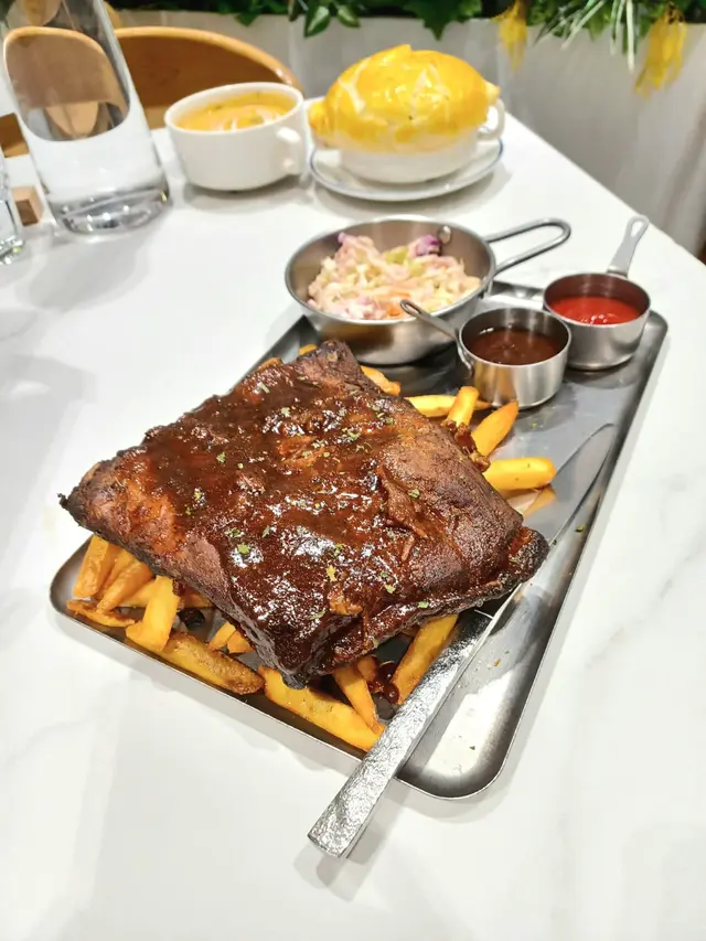 燒烤醬慢烤美國豬肋骨