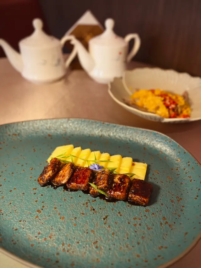 鳳梨黑醋松板肉