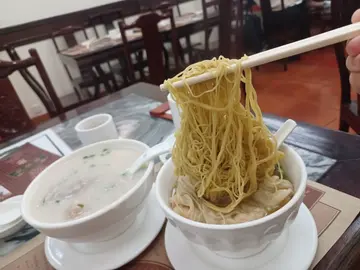 三元及第粥，云吞面