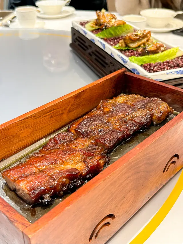 煙燻黑毛豬叉燒