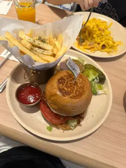 手撕猪仔骨汉堡