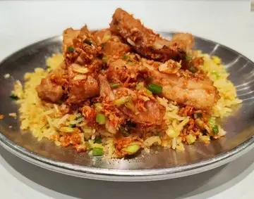 椒鹽豬扒炒飯底連湯