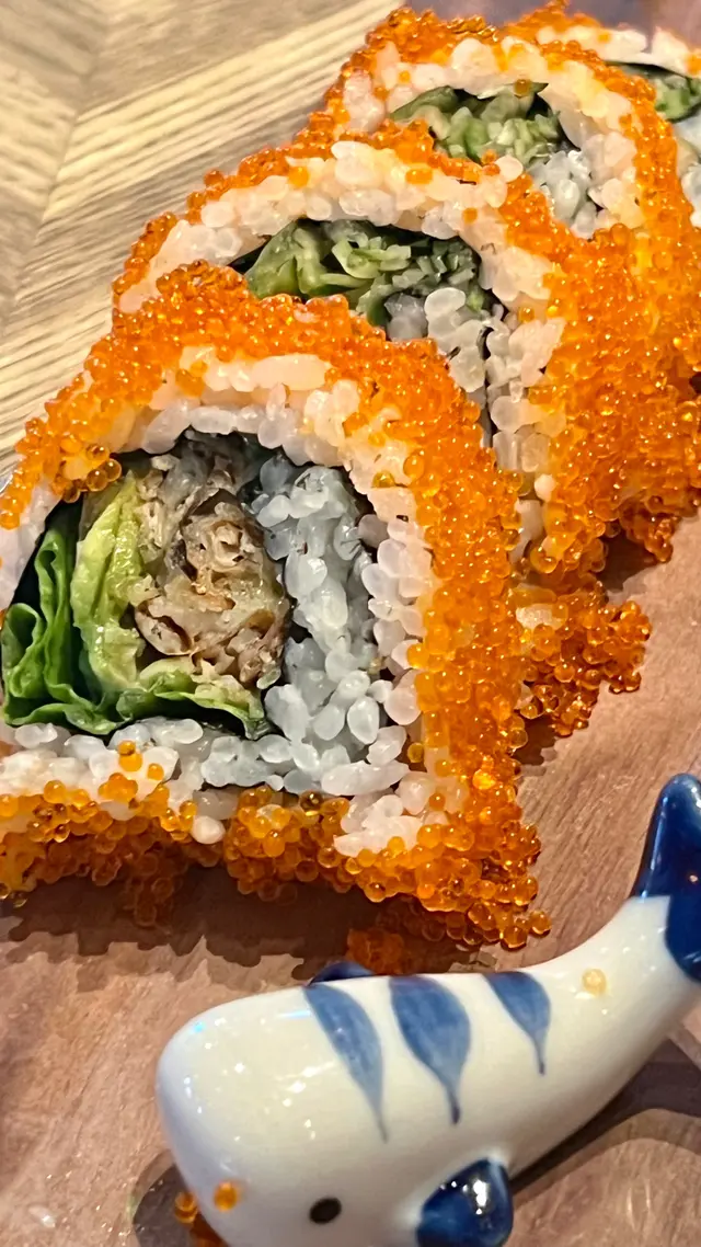 軟殼蟹牛油果壽司卷