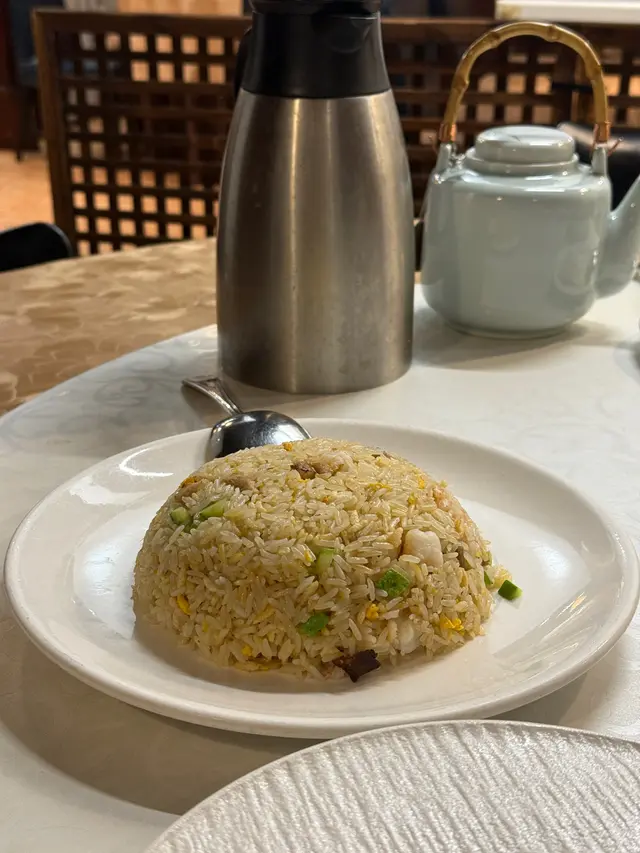 卜卜脆米海中鲜豚粒炒饭