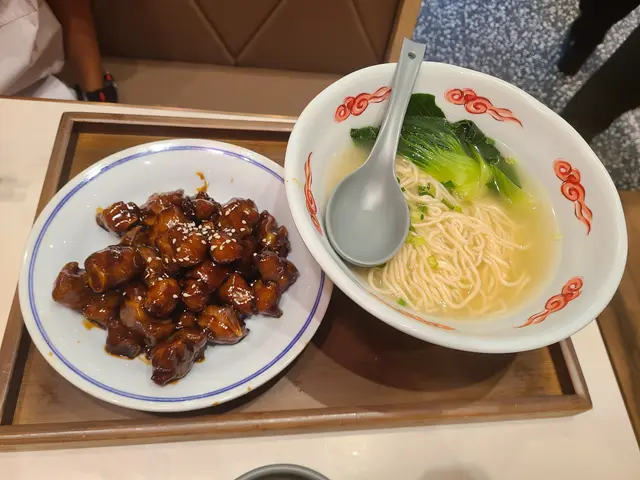 鎮江小排骨配蘇式拉麵