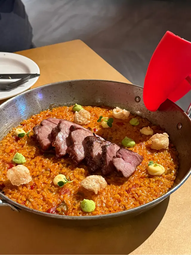 黑毛豬叉燒西班牙燴飯
