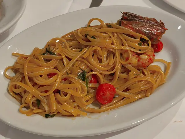 red  prawn  linguine