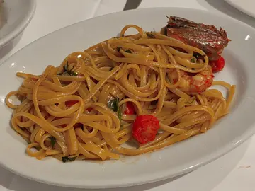 red  prawn  linguine