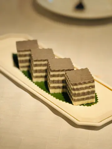 淡豆腐芝麻凍糕