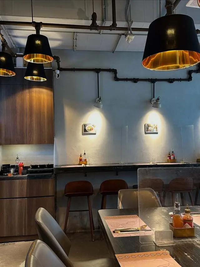Brass Spoon 店面唔算大,但裝修簡約又有少少越南文青風。